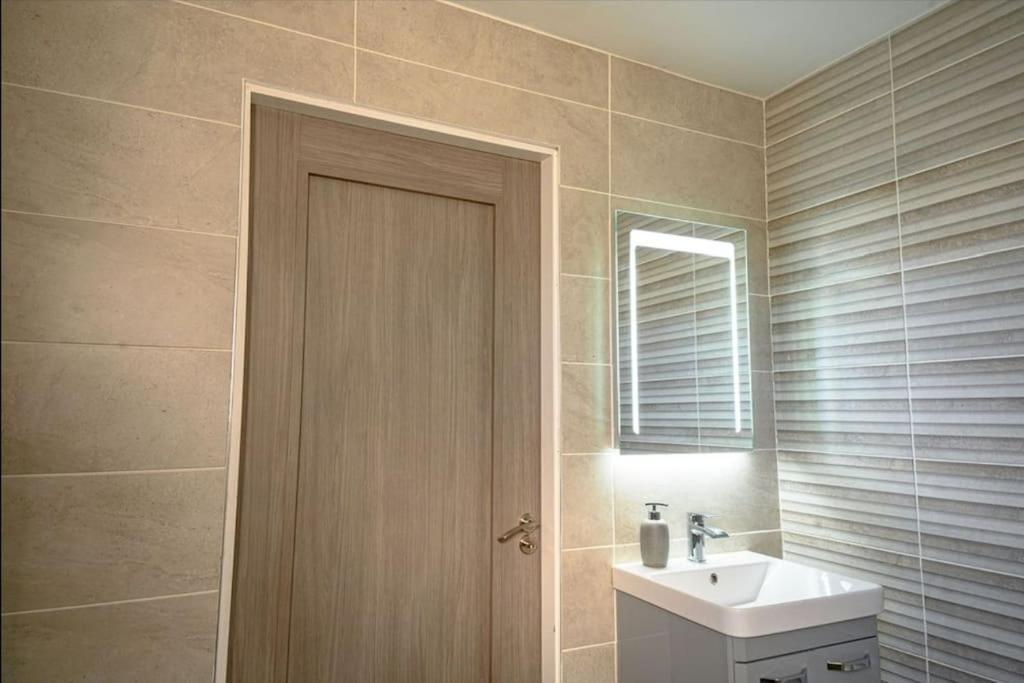 No 1 Kinvara House Киларни Екстериор снимка